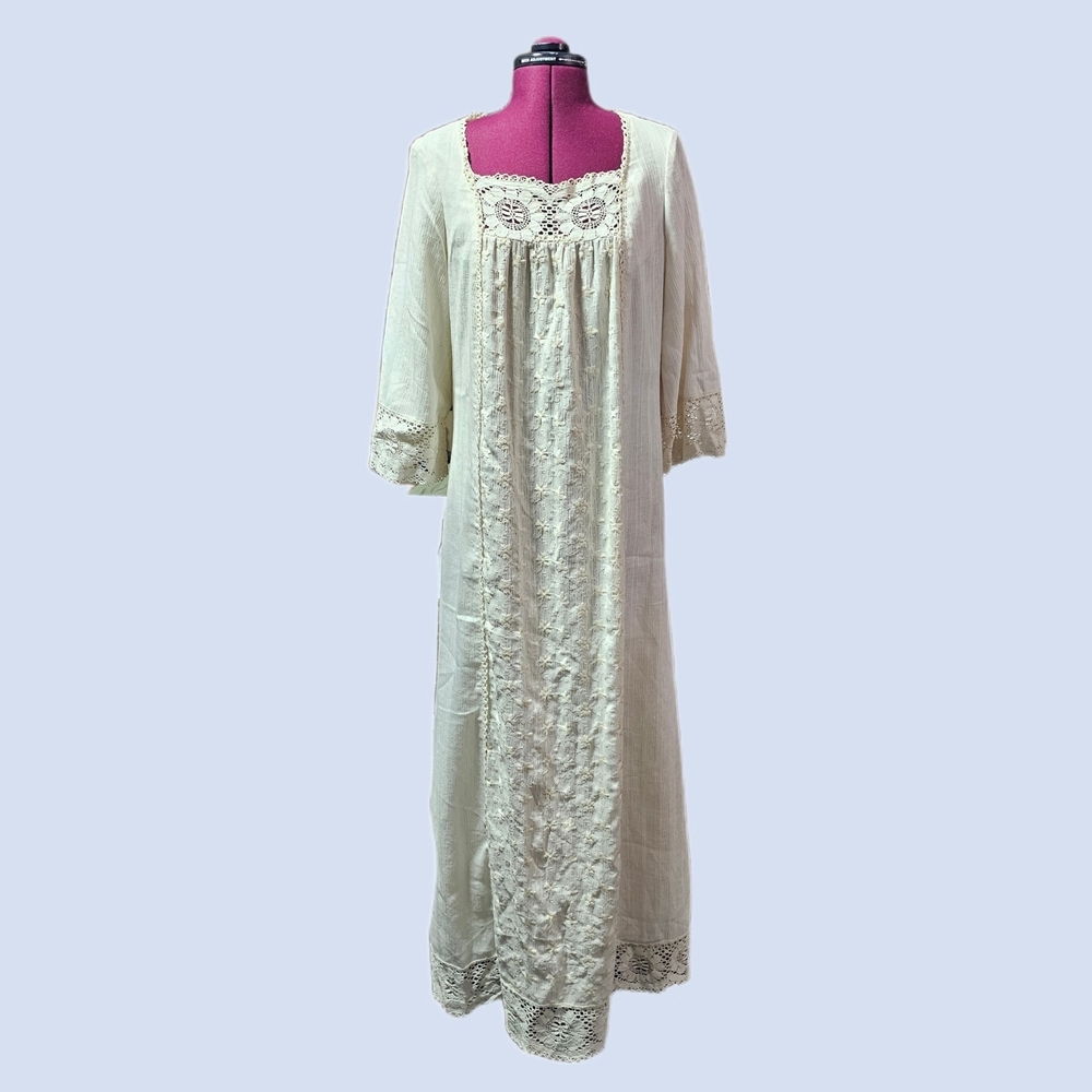 Vintage Mid-Century Nightgown, Dating From The 1950s–Early 1960s, Made In The US